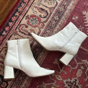Journee Collection White boots size 8.5